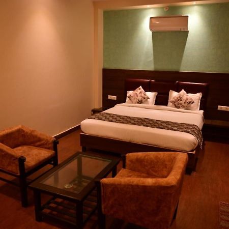 Hotel Gayatri Palace لاكناو المظهر الخارجي الصورة