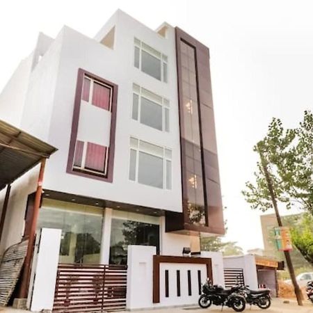 Hotel Gayatri Palace لاكناو المظهر الخارجي الصورة