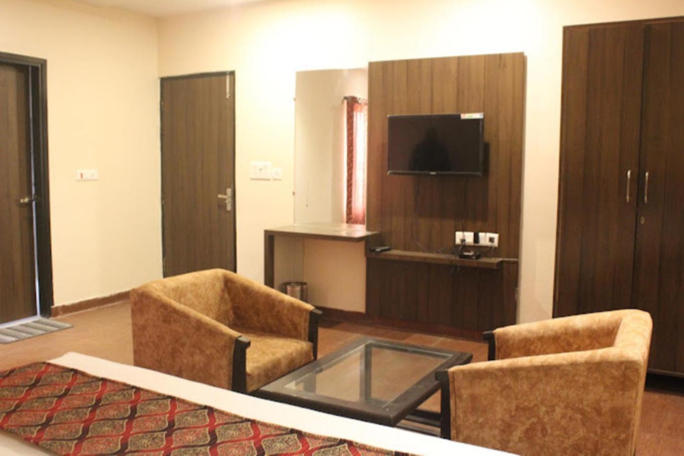 Hotel Gayatri Palace لاكناو المظهر الخارجي الصورة