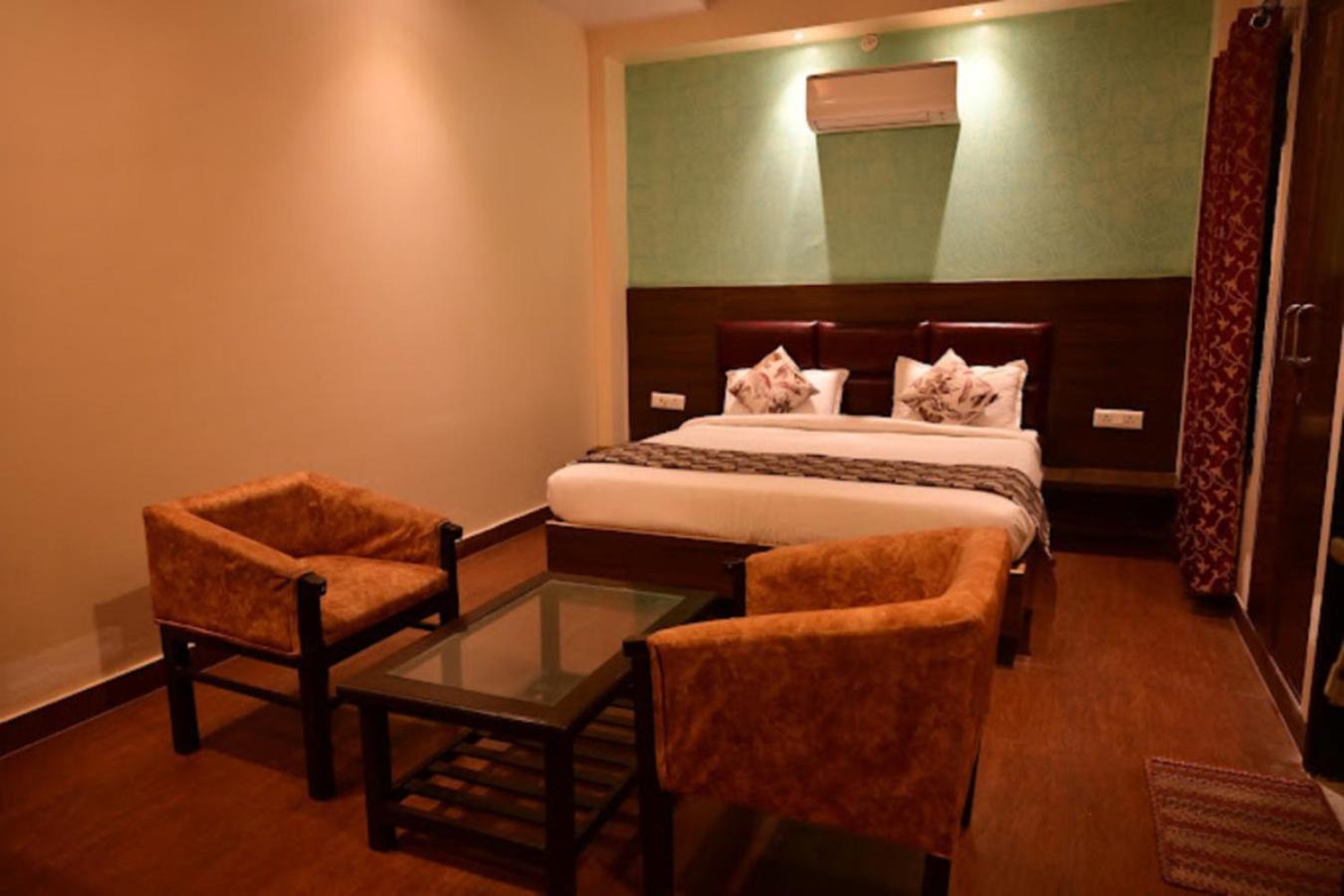 Hotel Gayatri Palace لاكناو المظهر الخارجي الصورة