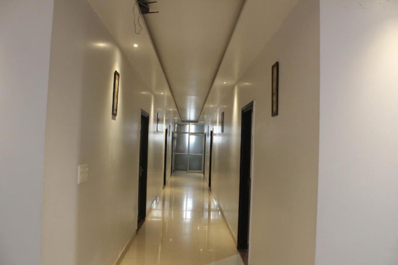 Hotel Gayatri Palace لاكناو المظهر الخارجي الصورة